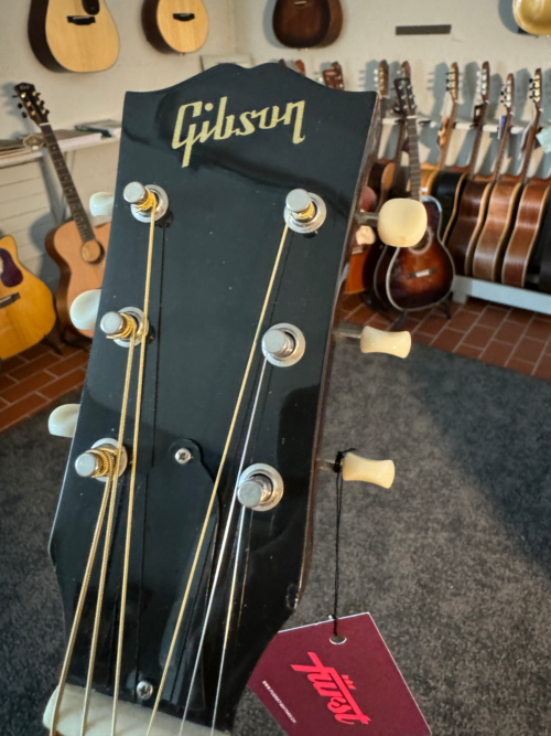 Gibson J 3