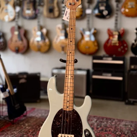 Ernie Ball Stingray Classic